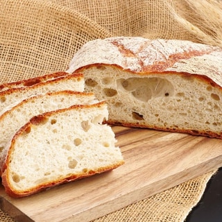 石臼挽もち小麦紅を使ったパン・ド・ロデヴ